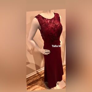 Elegant Burgundy Lace Evening Dress